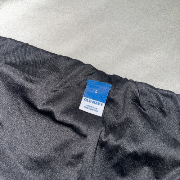 Old Navy Black Sequin Pencil Skirt - Picture 2 of 3